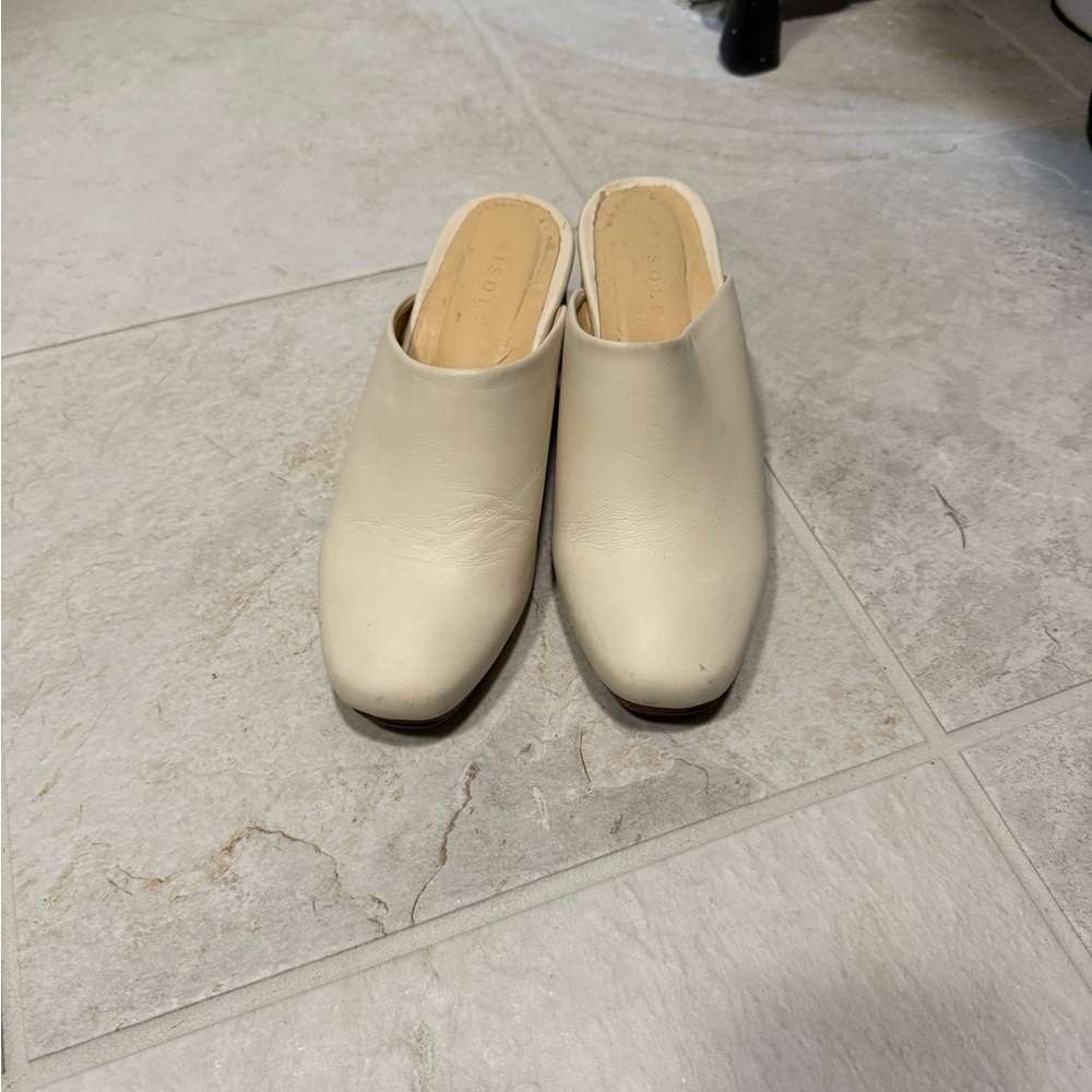 Nisolo Cream Leather Mules